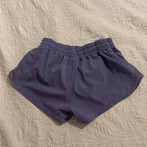 Lululemon 2 1/2 inch Size 4 hottie hot Women's Purple Athletic Shorts